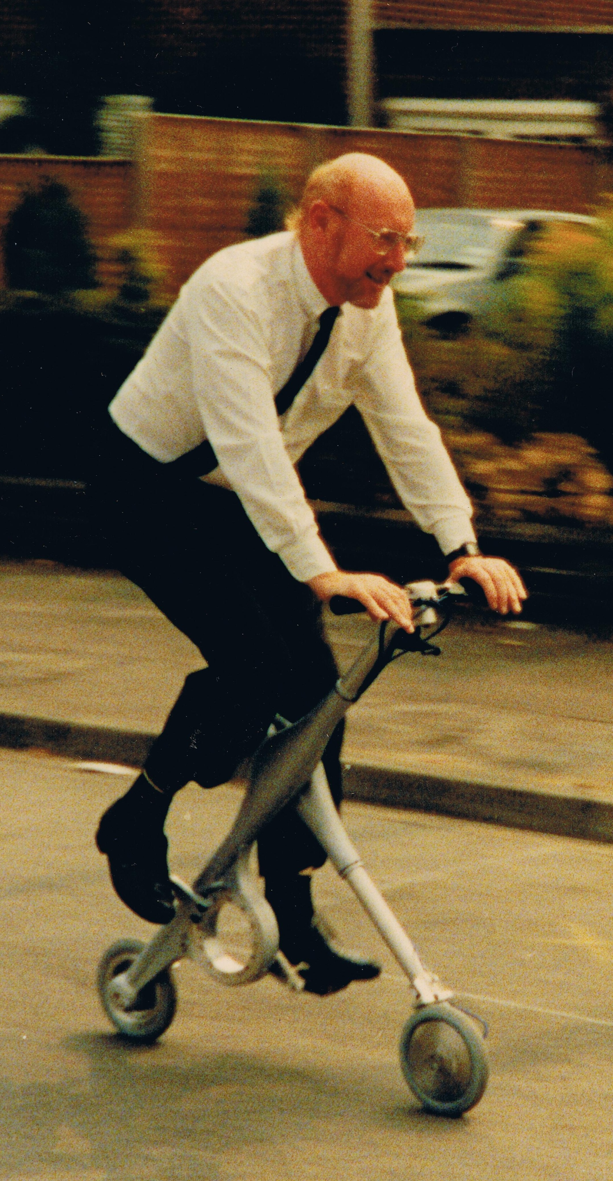 Sir_Clive_Sinclair_on_X-Bike_Prototype.jpg